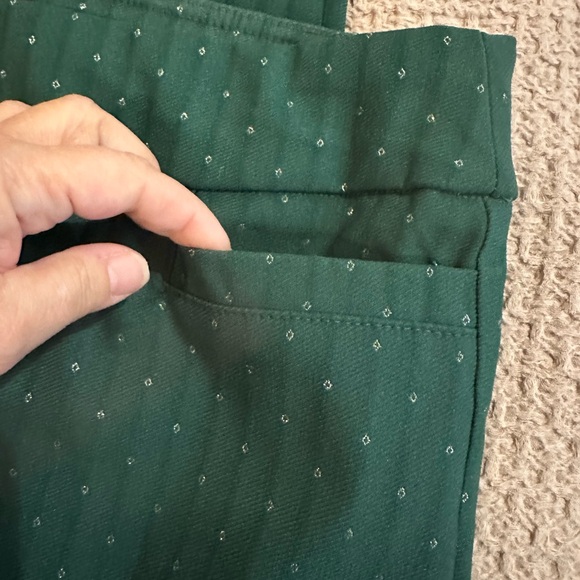 Green pants - Picture 3 of 8